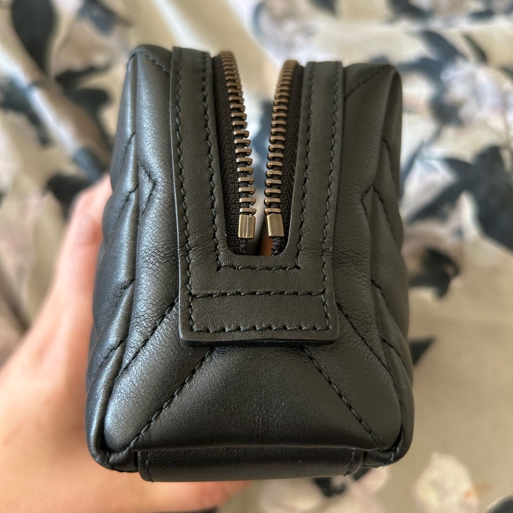 Gucci 476165 Black Leather Cosmetic Case Heart Gold Marmont - Dust Bag included - Picture 7 of 9